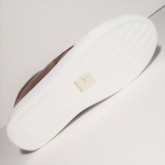 🏅HP🏅Brown & Copper Crocodile Texture Sneakers - Picture 6 of 7